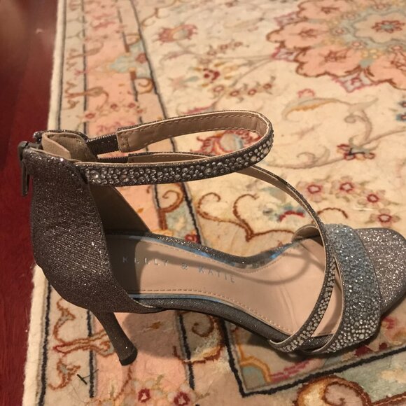 Evening Silver Shoes - Picture 2 of 3